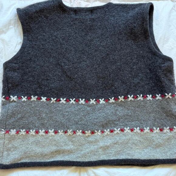 Woolrich Gray colorblock embroidered wool vest sz L Lagenlook scandi forest - Picture 8 of 8